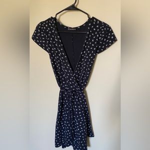 Short sleeve wrap dress, navy blue with white flowers, tie waste, v-neck front